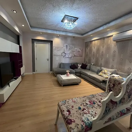 Cozy Grand Daire Tiran